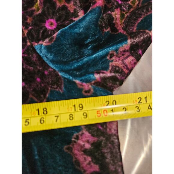 Sundance Nomi Printed Velvet Shift Dress V-Neck Short Sleeve Rayon Silk Size M - Picture 5 of 6